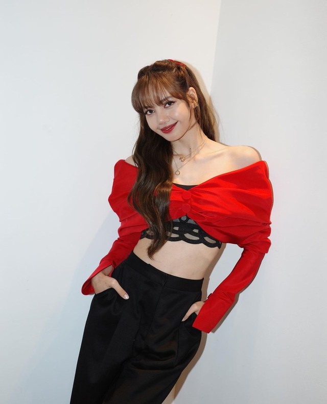 Thời trang mùa hè của Lisa (Blackpink) - Ảnh 4.