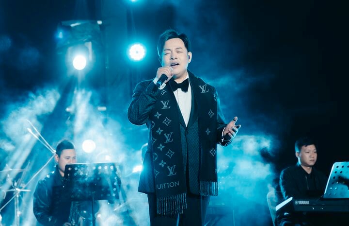 Nam ca sĩ say sưa kể câu chuyện tình của nhạc sĩ Lam Phương.