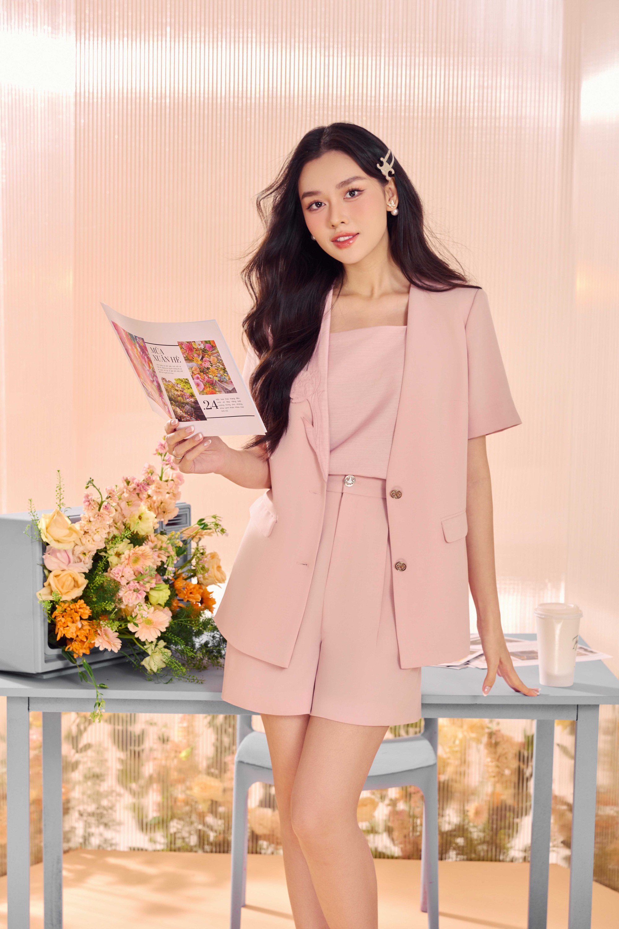 5 xu hướng từ dòng chảy thời trang mùa xuân hè 2024- Ảnh 1. 5 xu hướng từ dòng chảy thời trang mùa xuân hè 2024- Ảnh 1.