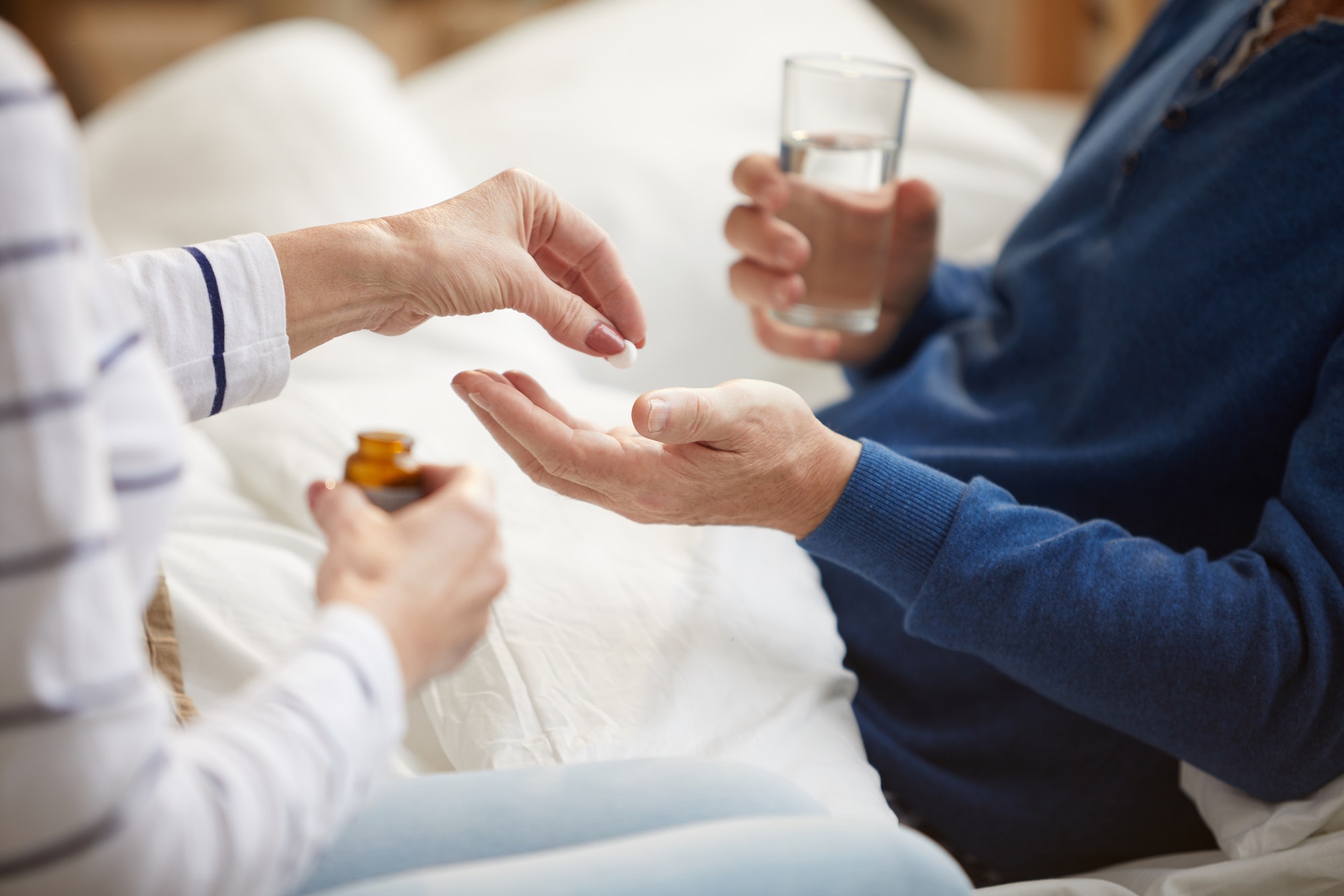 5 tình trạng thiếu vi chất phổ biến ở người cao tuổi- Ảnh 2. 5 tình trạng thiếu vi chất phổ biến ở người cao tuổi- Ảnh 2.