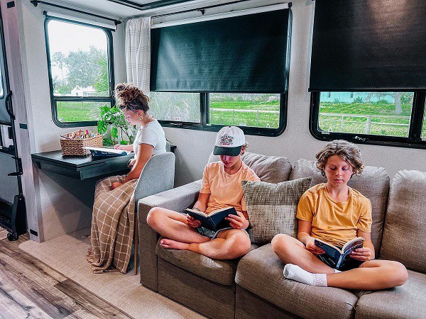 Cặp bố mẹ người Mỹ này chưa bao giờ cho phép con nói 3 chữ này ở nhà - 4