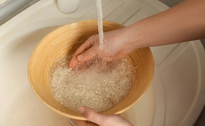 Có nên vo gạo kỹ trước khi nấu?