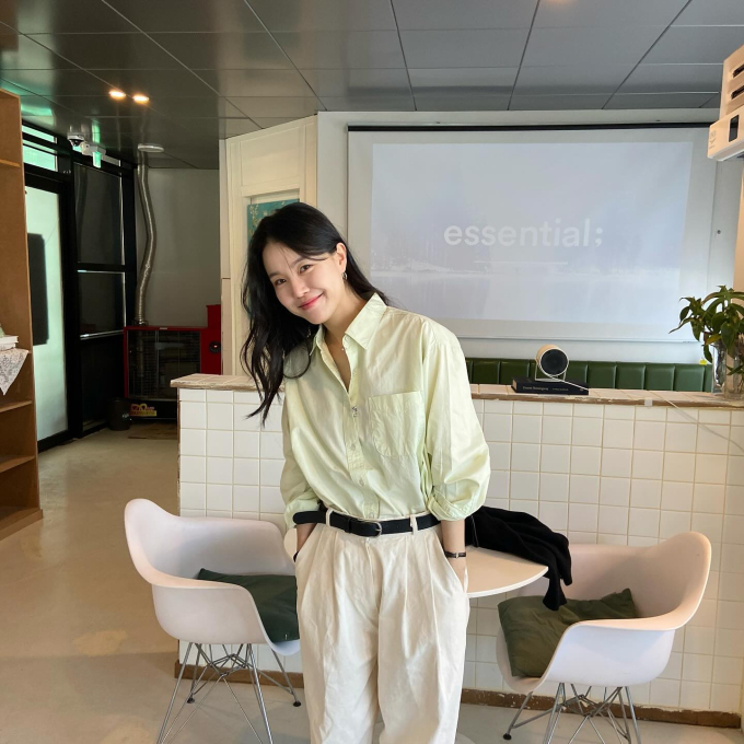 5 món thời trang mùa hè không bao giờ lỗi mốt, giúp chị em mặc đẹp từ công sở ra phố - Ảnh 2. 5 món thời trang mùa hè không bao giờ lỗi mốt, giúp chị em mặc đẹp từ công sở ra phố - Ảnh 2.