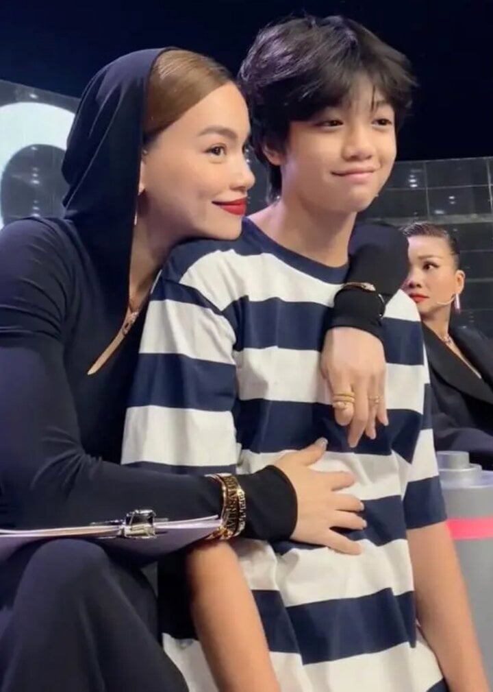 Hồ Ngọc Hà hãnh diện về cậu con trai hiểu chuyện, đáng yêu.