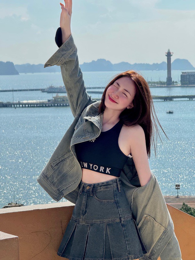 Học cách Hòa Minzy mix đồ siêu 'hack' tuổi- Ảnh 7.