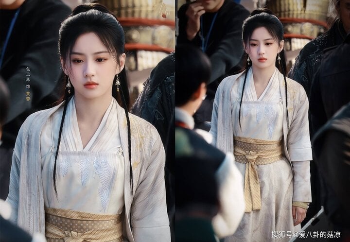 Ngay từ khi mới khởi quay, "Thế giới võ hiệp Kim Dung" đã nhận được sự chú ý của khán giả và giới truyền thông, đặc biệt là hai nhân vật chính Quách Tĩnh và Hoàng Dung. Trong "Thế giới võ hiệp Kim Dung", vai diễn Hoàng Dung do Bao Thượng Ân đóng. Nữ diễn viên sinh năm 2002 gặp khá nhiều áp lực bởi trước cô, nhiều đàn chị đã thể hiện vai diễn này rất thành công như Châu Tấn, Ông Mỹ Linh, Chu Ân, Lý Nhất Đồng.