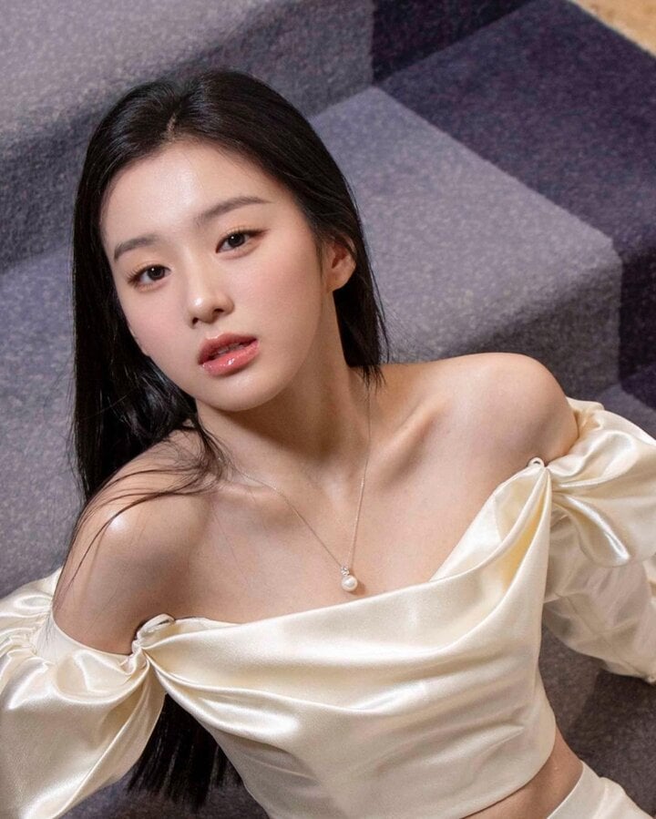 Bao Thượng Ân sinh năm 2002 tại Thâm Quyến, tỉnh Quảng Đông. Nữ diễn viên tốt nghiệp khoa Biểu diễn của Đại học Truyền thông Chiết Giang. Năm 2021, Bao Thượng Ân chính thức bước chân vào làng giải trí với tác phẩm "Diệu thủ". Chỉ một năm sau đó, Bao Thượng Ân đã đoạt giải Nữ diễn viên mới xuất sắc nhất tại Giải thưởng Nội dung châu Á (Asia Contents Awards) lần thứ 4 (diễn ra trong khuôn khổ LHP Busan) cho vai diễn trong phim "Hoa nở đêm trăng thu".