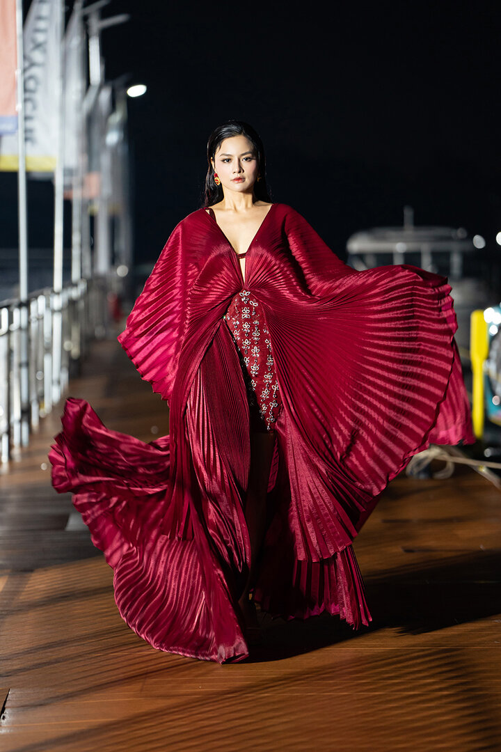 Anh Thư - Vũ Thu Phương đảm nhận vai trò vedette trong bộ sưu tập "Now Muse" của Nguyễn Hà Nhật Huy và Phạm Thiên Toàn. Đảm nhận vai trò đại sứ của chương trình, Vũ Thu Phương xuất hiện đầy thần thái khi kết màn.