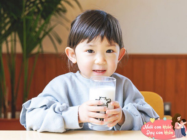 Bé gái 12 tuổi cao 1m70, BS chỉ ra 3 loại thực phẩm là "vua tăng chiều cao" nhưng bố mẹ không biết - 5