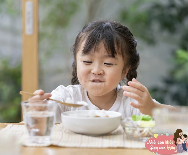 Bé gái 12 tuổi cao 1m70, BS chỉ ra 3 loại thực phẩm là "vua tăng chiều cao" nhưng bố mẹ không biết - 7