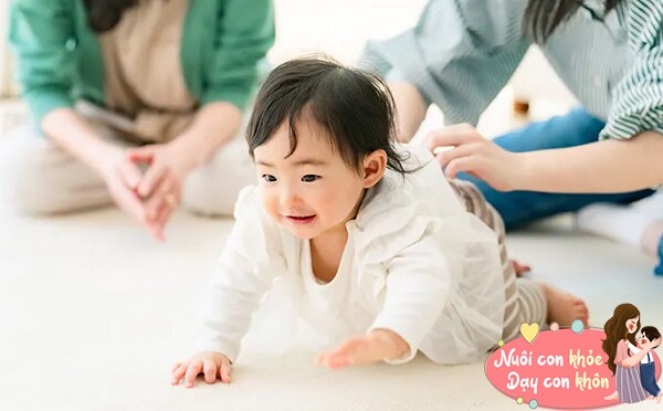 Giữa trẻ biết bò và "trốn bò", có 3 khác biệt rõ ràng khi lớn lên - 5