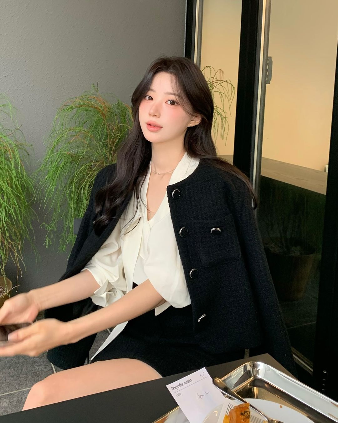 Kiểu áo khoác tôn dáng, thanh lịch đang được phái đẹp yêu thích- Ảnh 5.