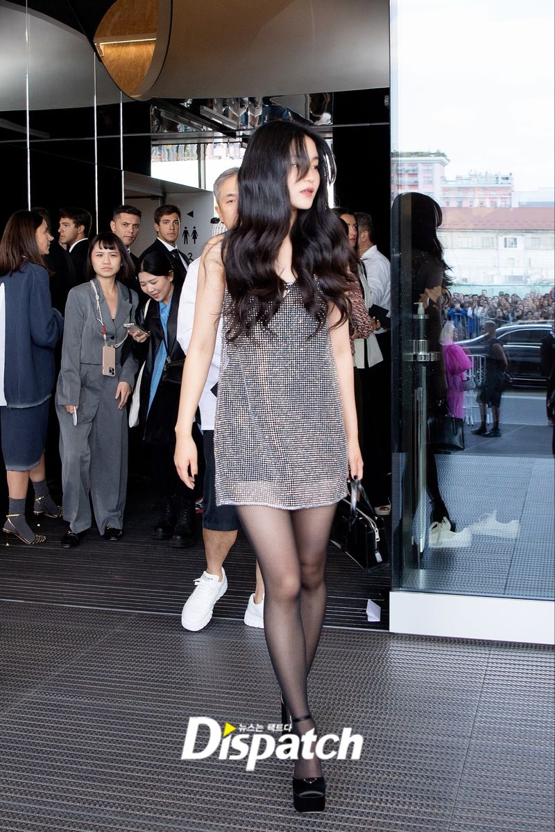 Nữ chính phim Hàn xuất sắc nhất hiện tại: Xinh đẹp với mọi kiểu tóc, thời trang tinh giản mà sang trọng- Ảnh 13. Nữ chính phim Hàn xuất sắc nhất hiện tại: Xinh đẹp với mọi kiểu tóc, thời trang tinh giản mà sang trọng- Ảnh 13.