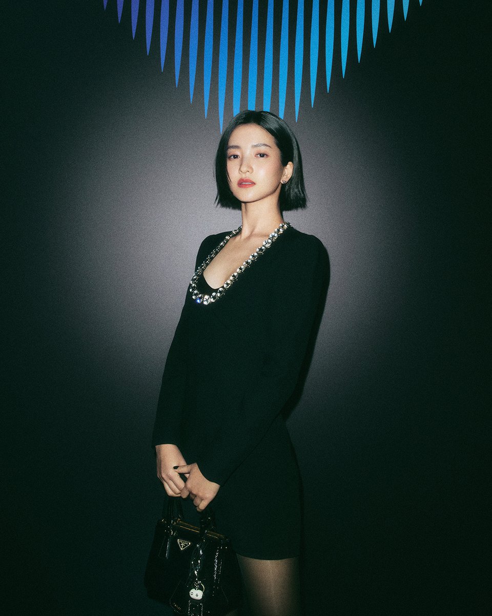 Nữ chính phim Hàn xuất sắc nhất hiện tại: Xinh đẹp với mọi kiểu tóc, thời trang tinh giản mà sang trọng- Ảnh 14. Nữ chính phim Hàn xuất sắc nhất hiện tại: Xinh đẹp với mọi kiểu tóc, thời trang tinh giản mà sang trọng- Ảnh 14.