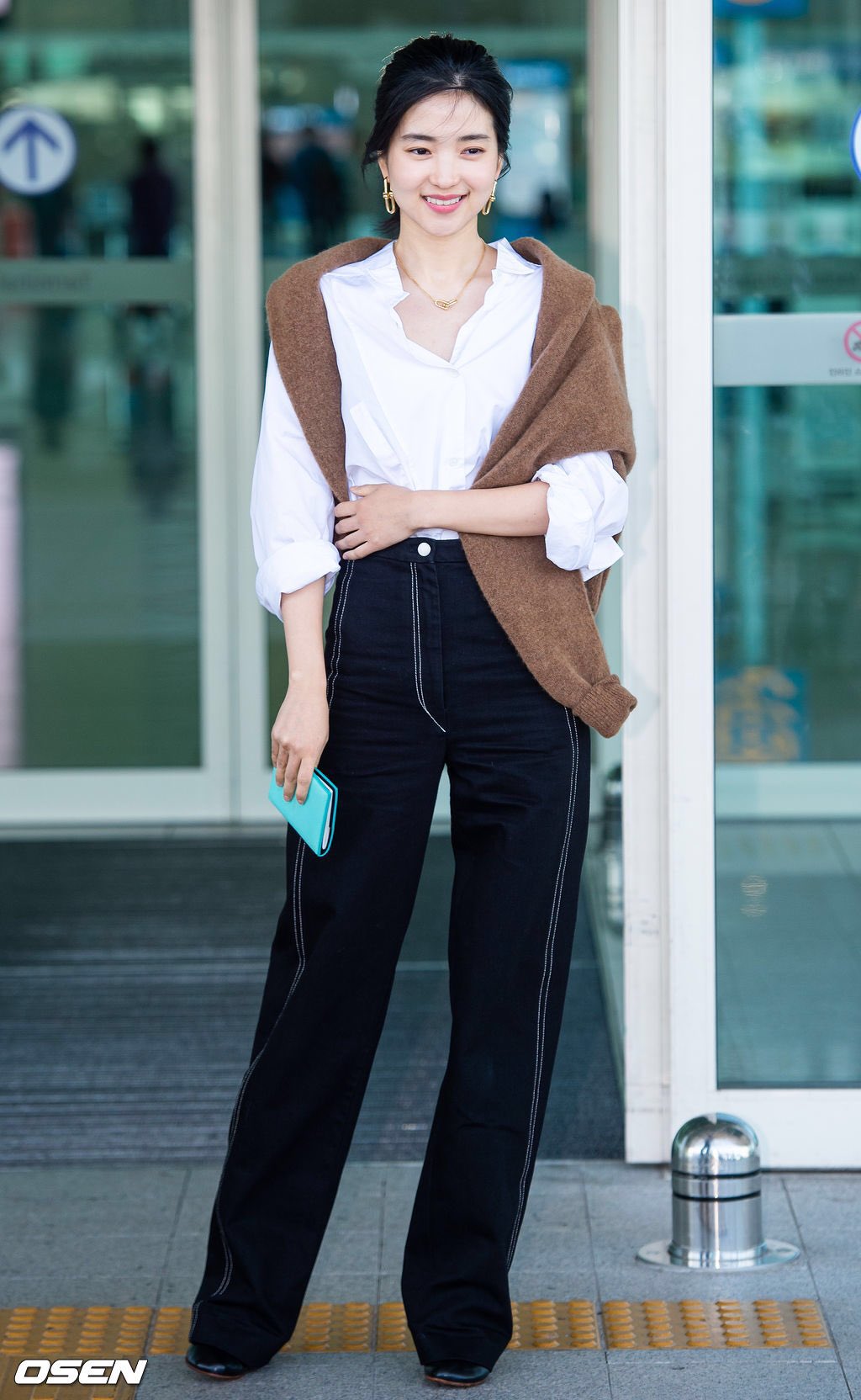 Nữ chính phim Hàn xuất sắc nhất hiện tại: Xinh đẹp với mọi kiểu tóc, thời trang tinh giản mà sang trọng- Ảnh 22. Nữ chính phim Hàn xuất sắc nhất hiện tại: Xinh đẹp với mọi kiểu tóc, thời trang tinh giản mà sang trọng- Ảnh 22.