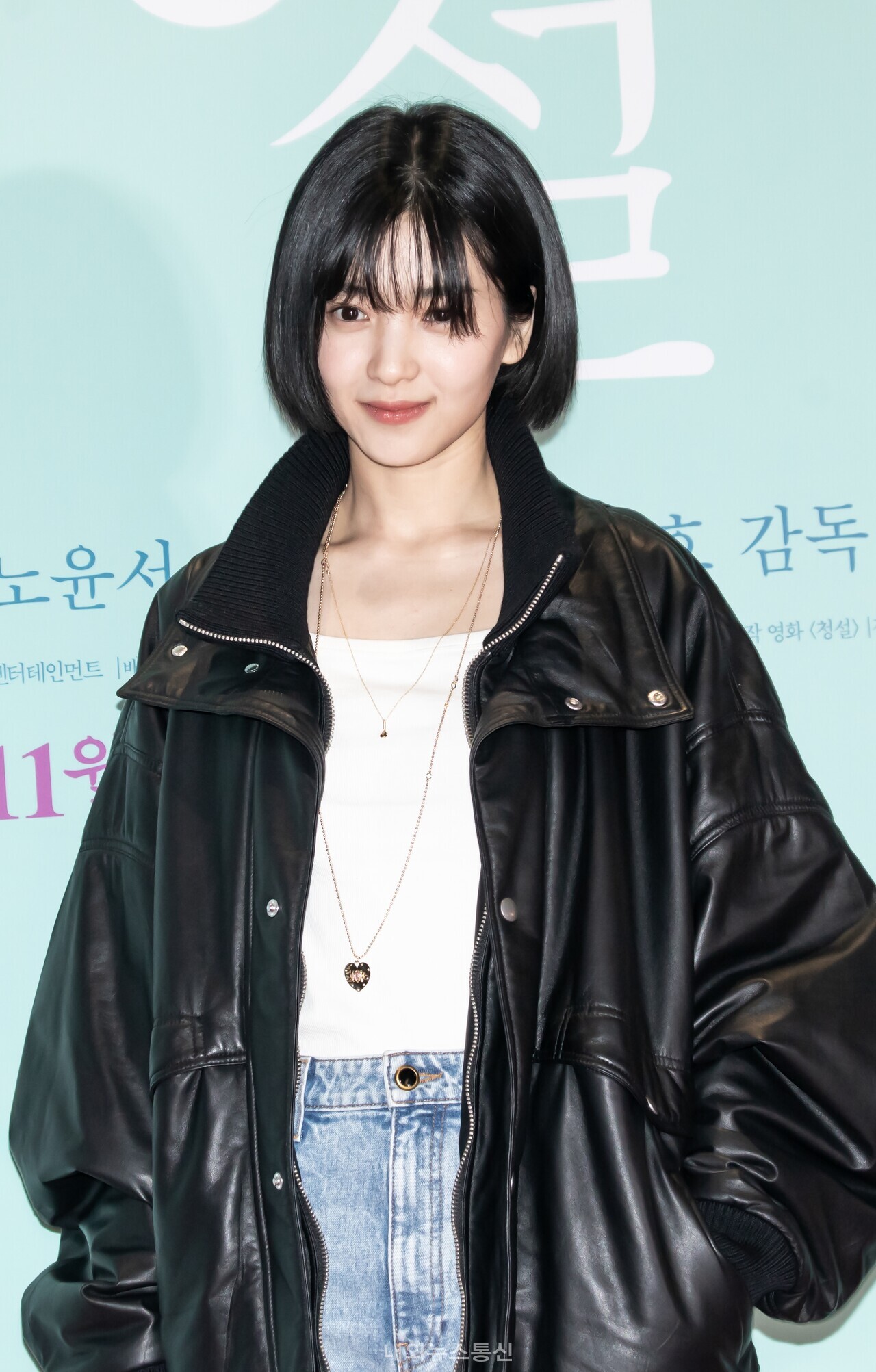 Nữ chính phim Hàn xuất sắc nhất hiện tại: Xinh đẹp với mọi kiểu tóc, thời trang tinh giản mà sang trọng- Ảnh 4. Nữ chính phim Hàn xuất sắc nhất hiện tại: Xinh đẹp với mọi kiểu tóc, thời trang tinh giản mà sang trọng- Ảnh 4.