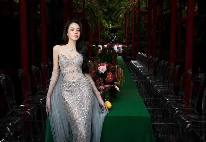 Trong bộ ảnh mới thực hiện, Thanh Thủy giúp Lê Ngọc Lâm thể hiện bộ sưu tập "Talia". Bắt nguồn từ tiếng Do Thái, "Talia" mang ý nghĩa "Sương từ thiên đường", thể hiện vẻ đẹp tinh khôi, thuần khiết nhất.