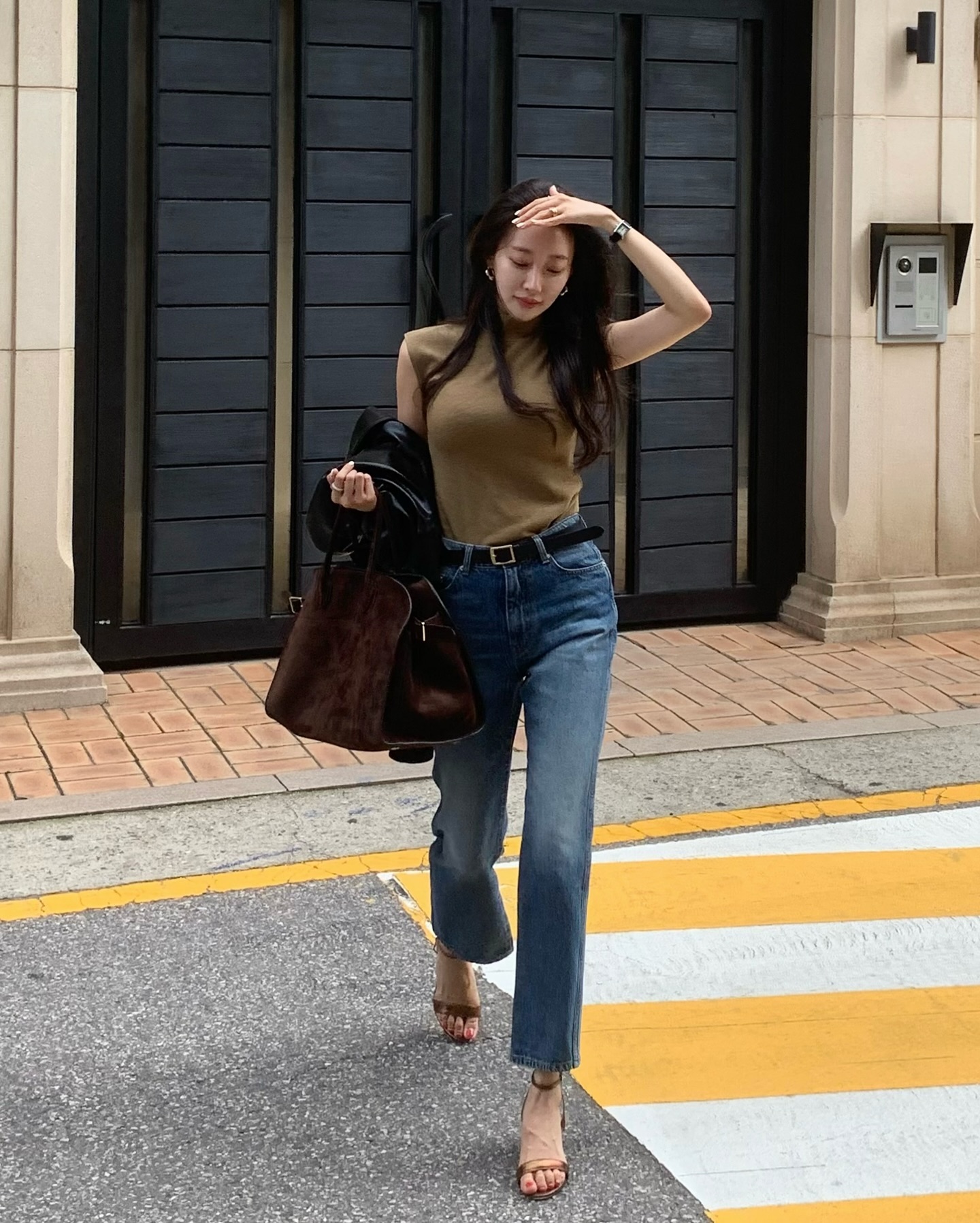 Nàng cao dưới 1m60 nên sắm 4 mẫu giày siêu tôn dáng này diện Tết để chân dài hơn, trông như 1m65- Ảnh 2. Nàng cao dưới 1m60 nên sắm 4 mẫu giày siêu tôn dáng này diện Tết để chân dài hơn, trông như 1m65- Ảnh 2.