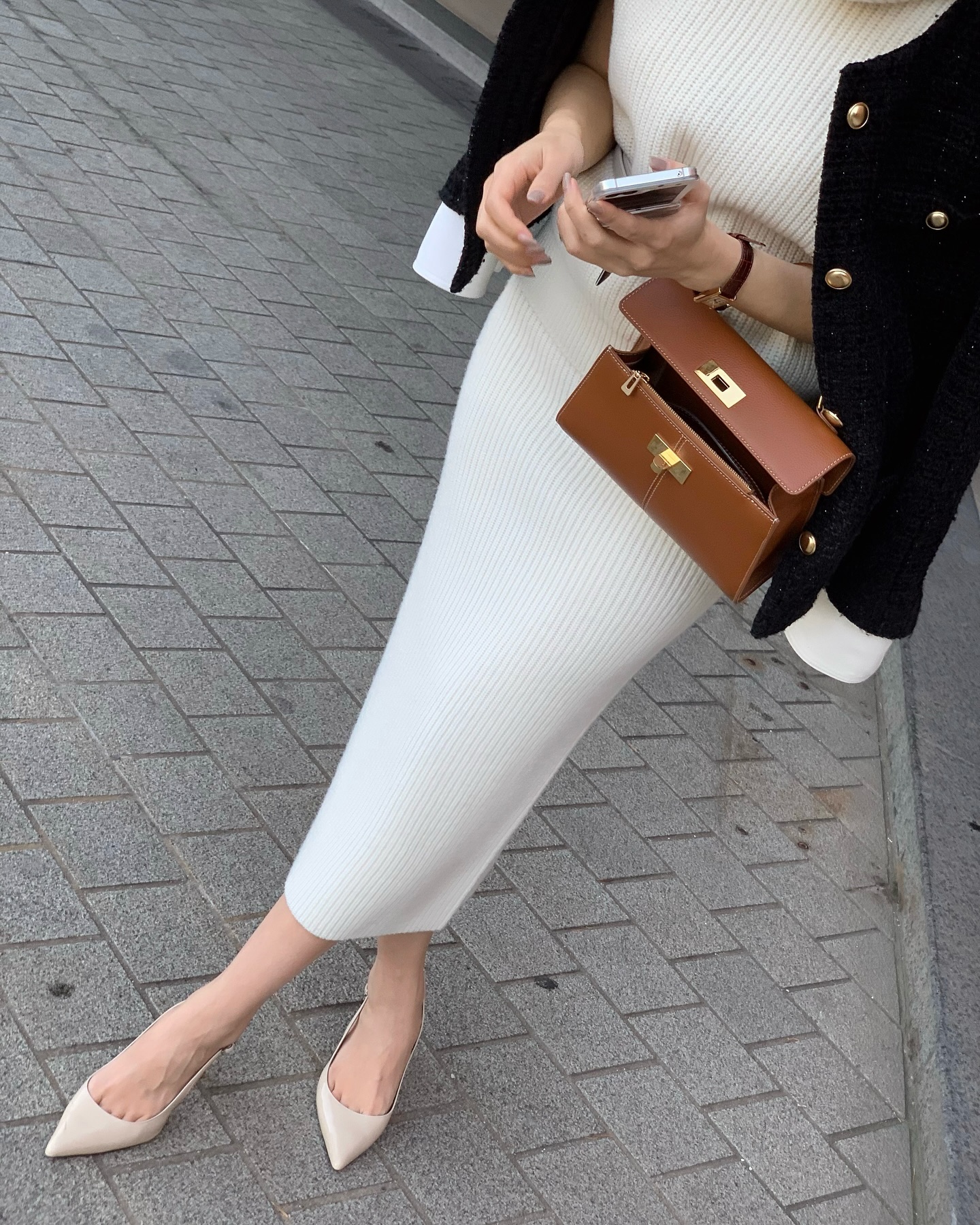 Nàng cao dưới 1m60 nên sắm 4 mẫu giày siêu tôn dáng này diện Tết để chân dài hơn, trông như 1m65- Ảnh 8. Nàng cao dưới 1m60 nên sắm 4 mẫu giày siêu tôn dáng này diện Tết để chân dài hơn, trông như 1m65- Ảnh 8.