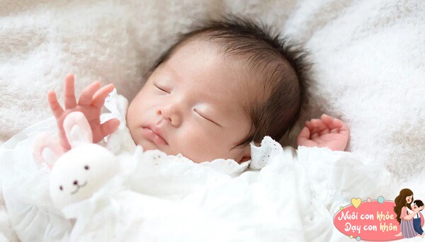 Trẻ sơ sinh làm 5 hành động trông dễ thương, nhưng dấu hiệu bệnh tiềm ẩn, mẹ đừng xem nhẹ - 9