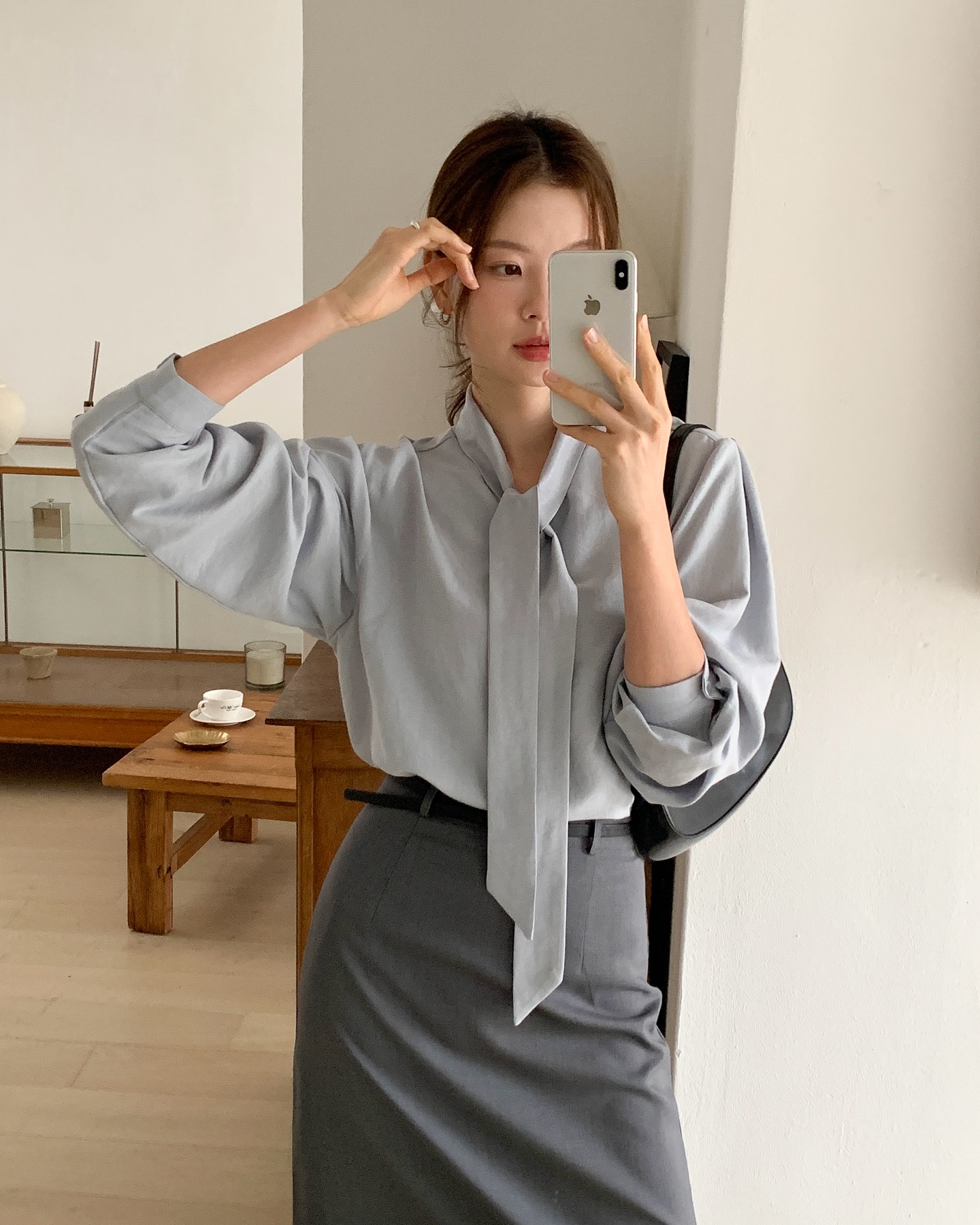 10 bộ cánh tối giản vẫn giúp chị em trở thành hình mẫu mặc đẹp nơi công sở- Ảnh 1. 10 bộ cánh tối giản vẫn giúp chị em trở thành hình mẫu mặc đẹp nơi công sở- Ảnh 1.