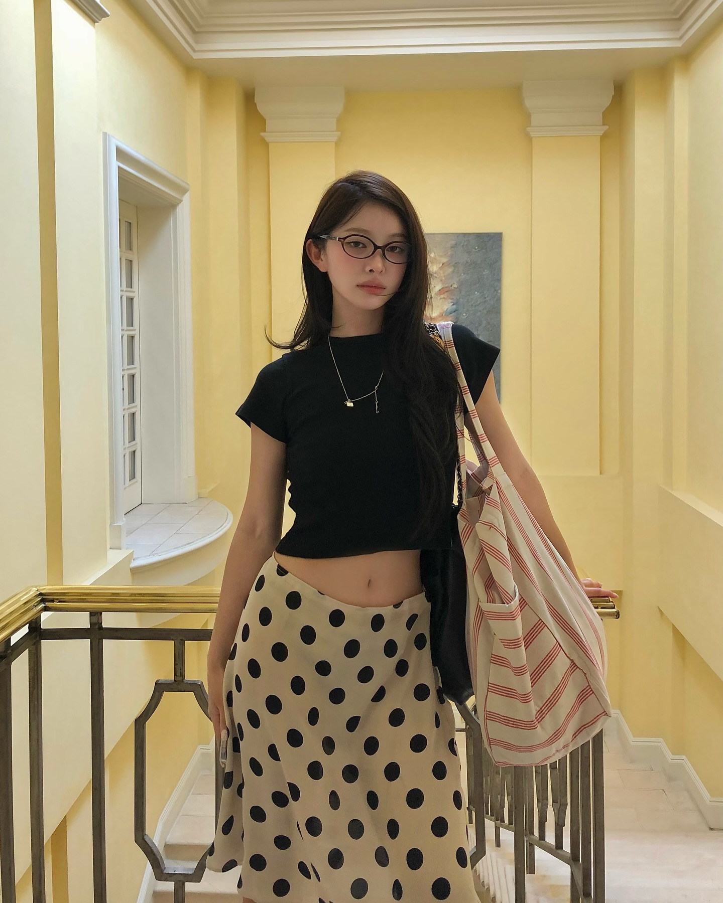 10 cách mặc chân váy dài nhẹ mát và đẹp ngẩn ngơ trong mùa hè - Ảnh 7.