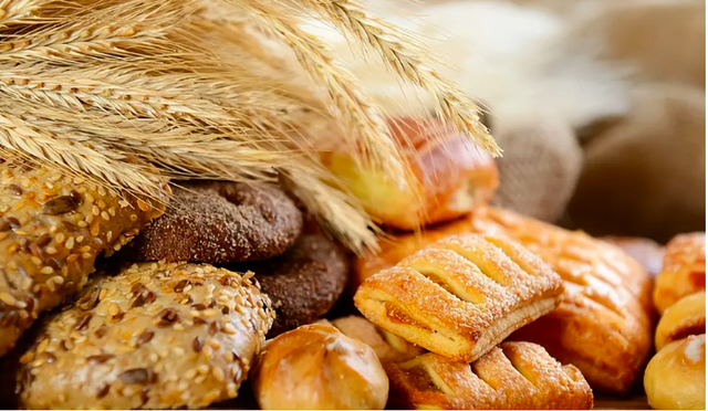 Ăn 'ít muối, ít dầu' có sai không? Sau 60 tuổi, hãy thử làm 4 điều này khi ăn!  - Ảnh 5.