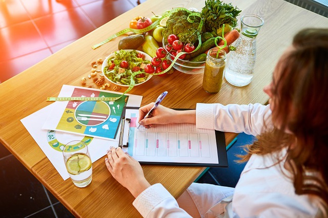 Gợi ý thực đơn chi tiết cho người bệnh đột quỵ: Hồi phục chức năng nhanh, ngừa đột quỵ tái phát - Ảnh 4.