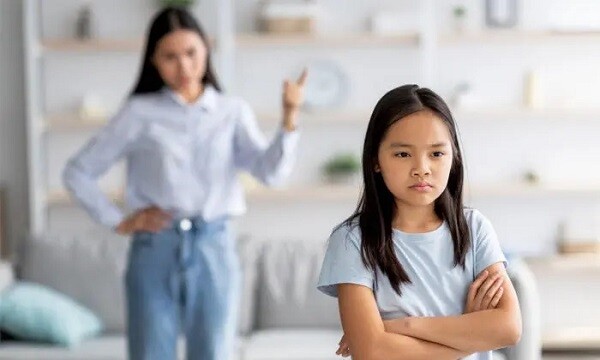 Khi trẻ cãi lại mẹ hãy dùng 4 câu "thần chú" này để thuần hóa, dạy con ngoan vâng lời - 3