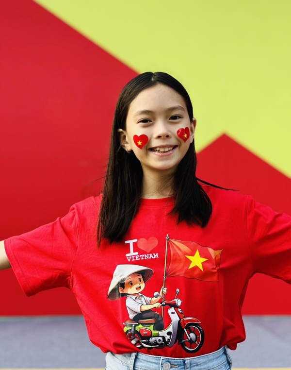 Nét đẹp nàng thơ của con gái Đoan Trang đang được dân mạng ghép cặp với con trai Hồng Nhung - Ảnh 11.