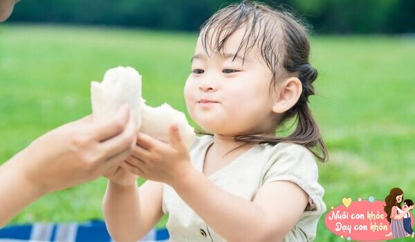 Trẻ có 4 hành vi này bố mẹ nên vui thầm, bởi bé càng khó chăm IQ càng cao - 5