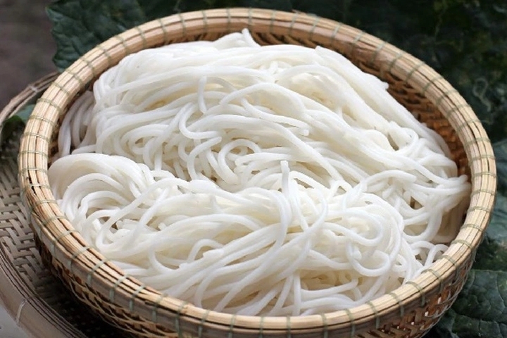 Bún là món ăn phổ biến trong bữa sáng của nhiều gia đình nhờ sự tiện lợi, dễ chế biến. (Ảnh minh hoạ)