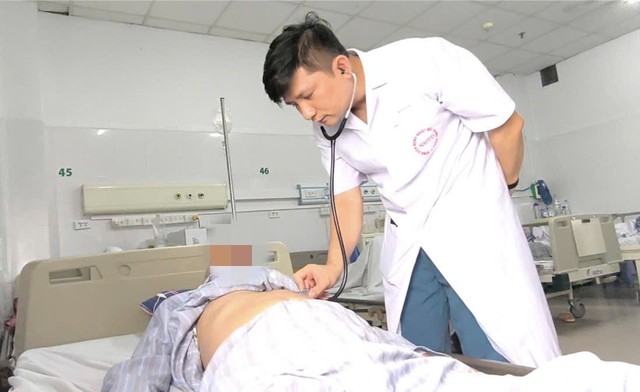 Bất ngờ với 'thủ phạm' khiến người đàn ông sốt cao dai dẳng suốt 1 năm, sụt gần 20kg- Ảnh 1.