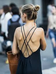 Bí quyết mặc áo hở lưng sexy mà vẫn trang nhã - Ảnh 3.