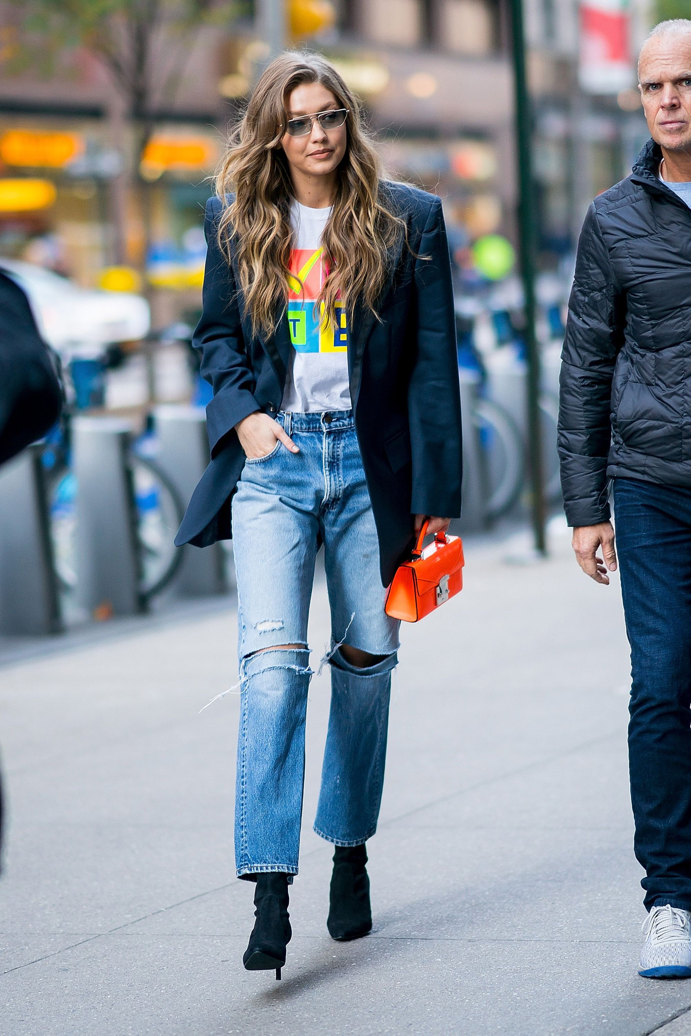 Cách tín đồ thời trang mặc trang phục công sở trông chuyên nghiệp mà vẫn sáng tạo - Ảnh 7.