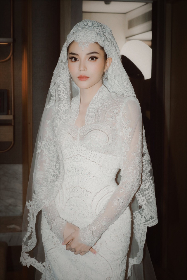Hoa hậu Kỳ Duyên khoe sắc vóc quý phái trong trang phục cô dâu- Ảnh 6.
