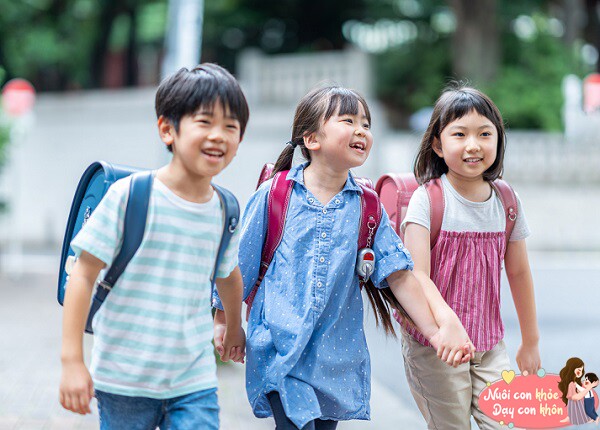 Hộp sữa nhỏ trong ba lô, "đòn bẩy" giúp con "cân" cả ngày học tập. - 3