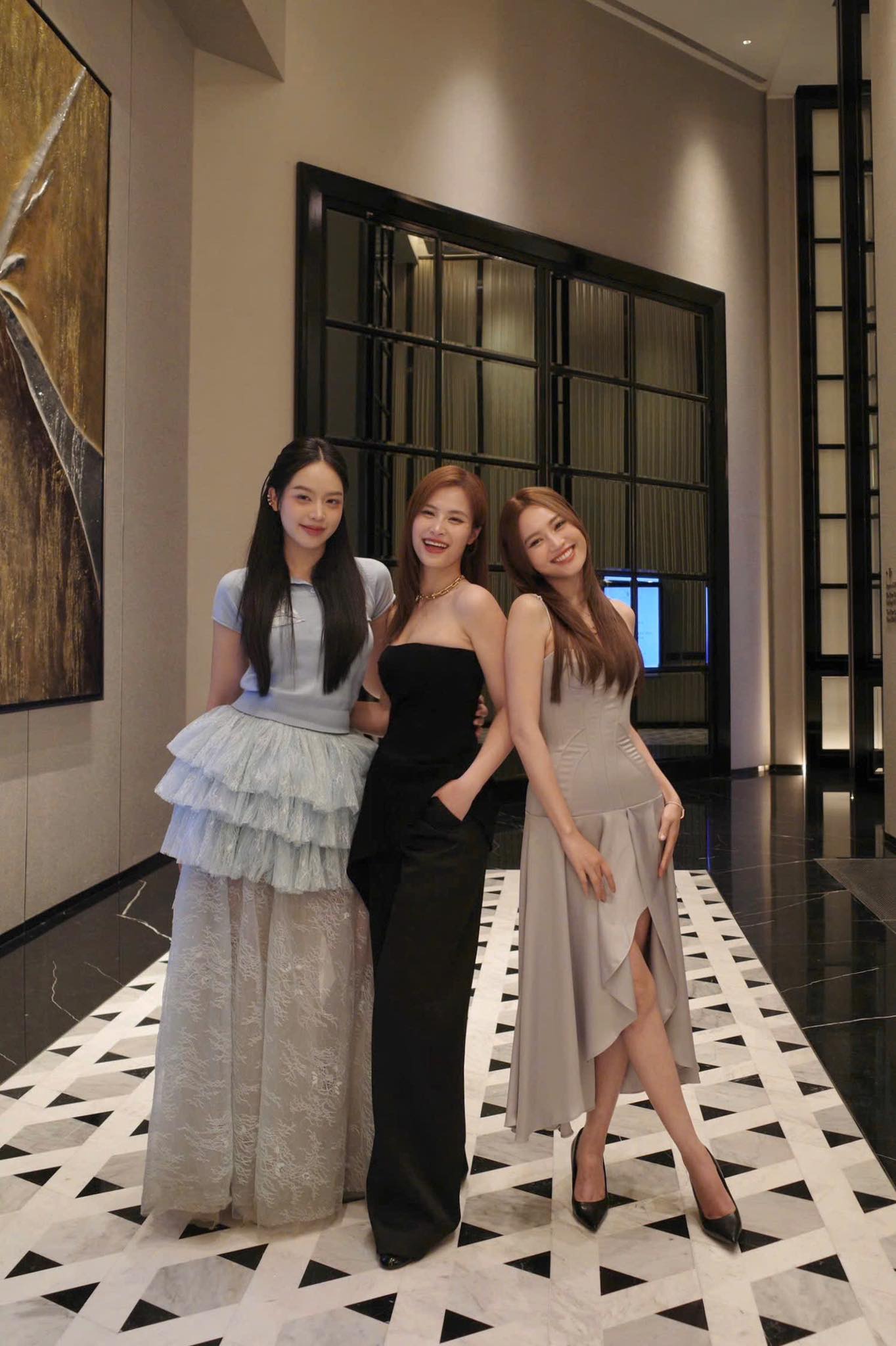 Một ca sĩ U40 đã là mẹ 2 con không thua kém khi đọ sắc cùng 2 đàn em gen Z - Ảnh 9.