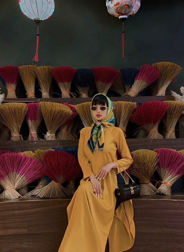 Cách mix đồ 'hack tuổi', tôn dáng của Tâm Tít - Ảnh 13. Cách mix đồ 'hack tuổi', tôn dáng của Tâm Tít - Ảnh 13.