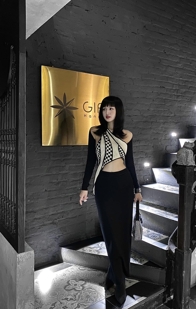 Cách mix đồ 'hack tuổi', tôn dáng của Tâm Tít - Ảnh 5. Cách mix đồ 'hack tuổi', tôn dáng của Tâm Tít - Ảnh 5.