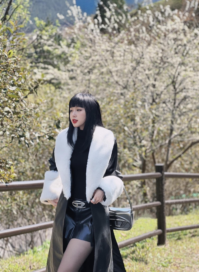 Cách mix đồ 'hack tuổi', tôn dáng của Tâm Tít - Ảnh 8. Cách mix đồ 'hack tuổi', tôn dáng của Tâm Tít - Ảnh 8.