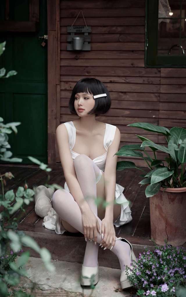 Cách mix đồ 'hack tuổi', tôn dáng của Tâm Tít - Ảnh 2. Cách mix đồ 'hack tuổi', tôn dáng của Tâm Tít - Ảnh 2.