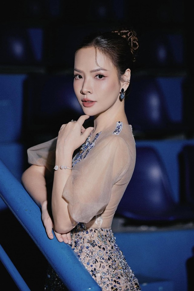 Diện đồ mùa thu 'chill' và tinh tế như MC Đan Lê - Ảnh 14. Diện đồ mùa thu 'chill' và tinh tế như MC Đan Lê - Ảnh 14.