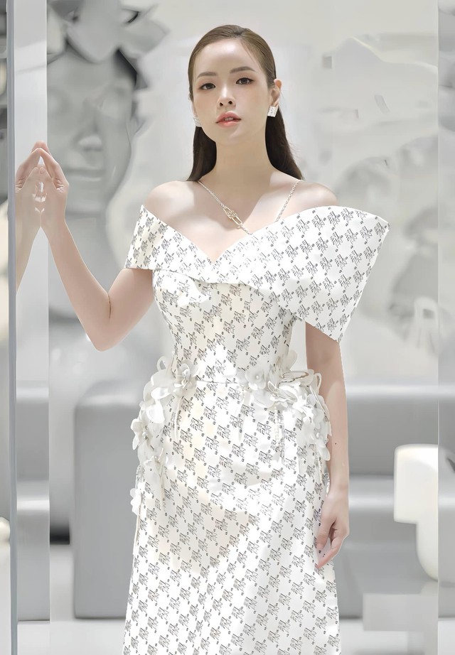 Diện đồ mùa thu 'chill' và tinh tế như MC Đan Lê - Ảnh 16. Diện đồ mùa thu 'chill' và tinh tế như MC Đan Lê - Ảnh 16.