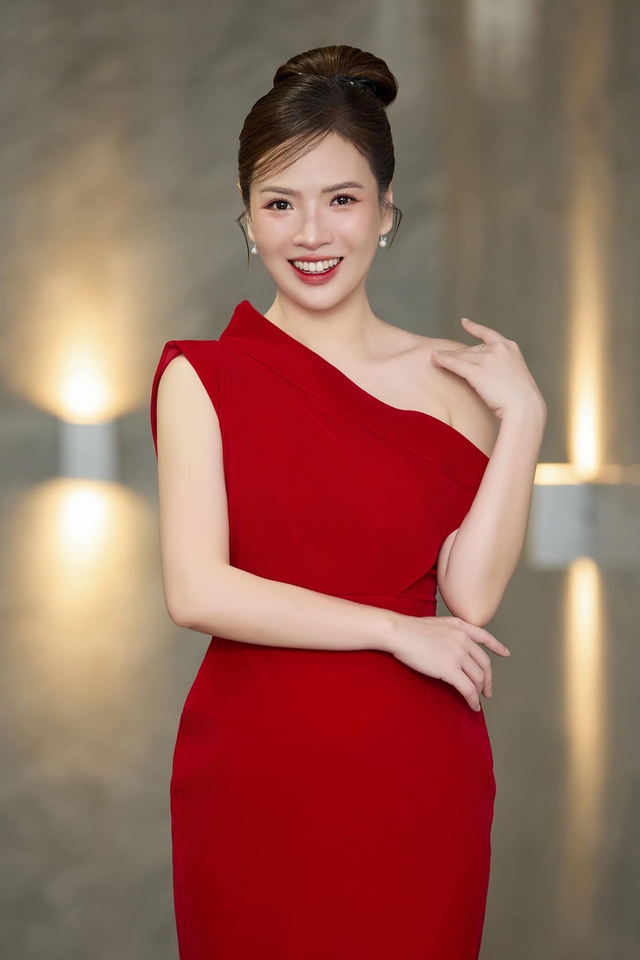 Diện đồ mùa thu 'chill' và tinh tế như MC Đan Lê - Ảnh 9. Diện đồ mùa thu 'chill' và tinh tế như MC Đan Lê - Ảnh 9.