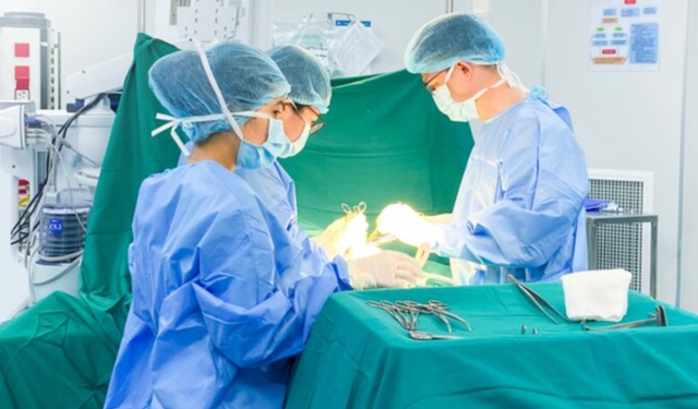 Người đàn ông 44 tuổi phát hiện ung thư bàng quang sau 5 ngày xuất hiện dấu hiệu báo bệnh này - Ảnh 1. Người đàn ông 44 tuổi phát hiện ung thư bàng quang sau 5 ngày xuất hiện dấu hiệu báo bệnh này - Ảnh 1.