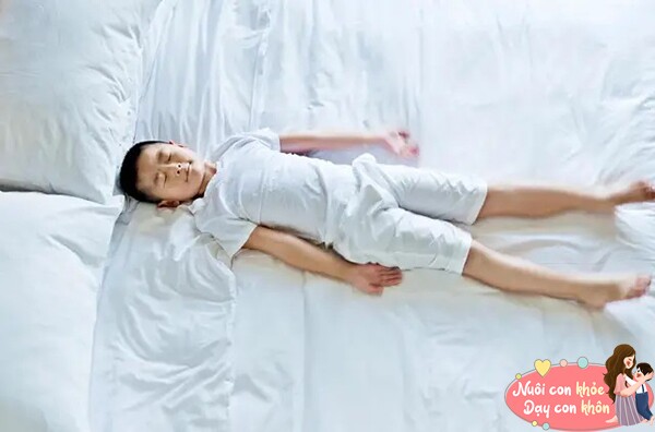 Tư thế ngủ tiết lộ tính cách khác nhau của trẻ, mẹ xem ngay con thuộc kiểu nào - 5
