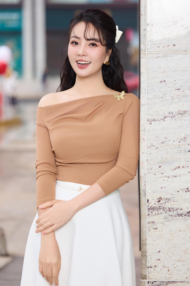 BTV 'Chuyển động 24h' diện đồ trên truyền hình và đời thực khác nhau ra sao? - Ảnh 8.