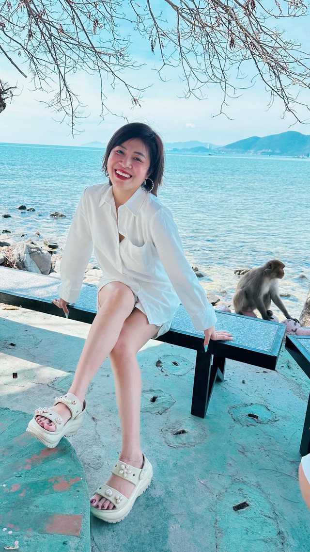 Diện đồ đời thường siêu đẹp như MC Hoàng Linh - Ảnh 5.