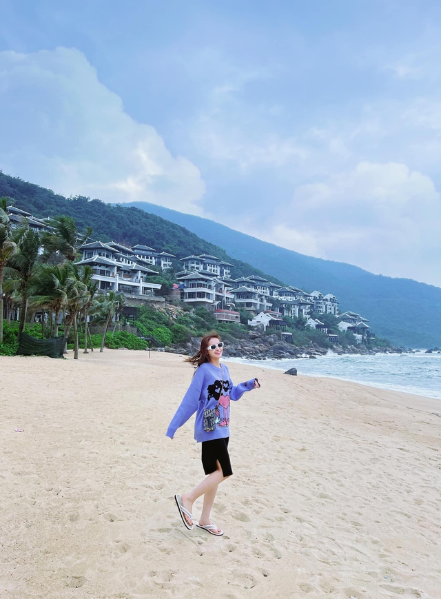 Học MC Huyền Trang 'Mù tạt' mix đồ từ công sở đến đi chơi - Ảnh 15. Học MC Huyền Trang 'Mù tạt' mix đồ từ công sở đến đi chơi - Ảnh 15.